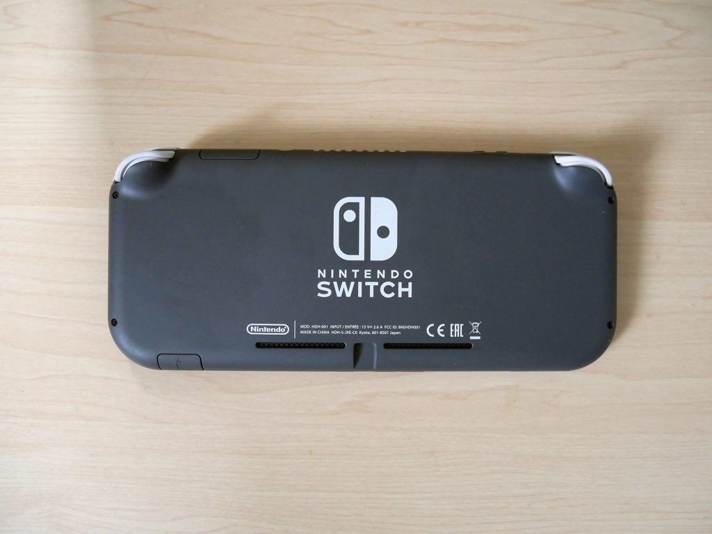 Nintendo Switch lite裏面